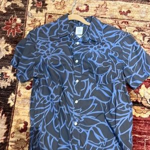 Men’s floral short sleeve button down shirt